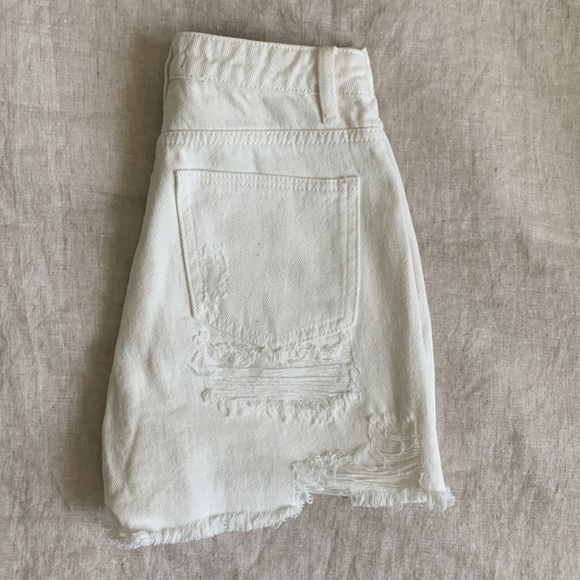 NWT Missguided White Denim High Waisted Shorts Size US 0 / UK 4 - Picture 4 of 6